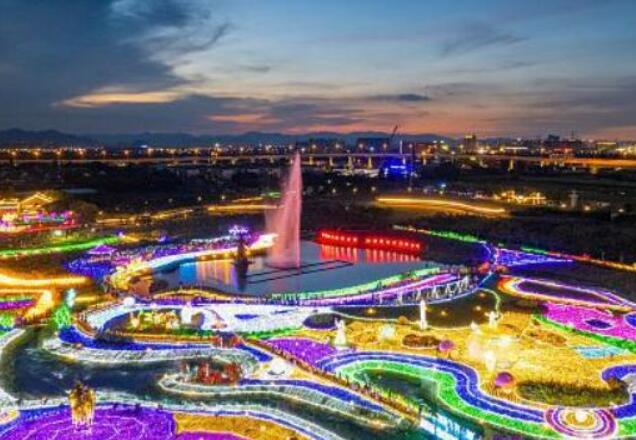 浙江宁波：达人村开启梦幻灯光秀暨纳凉晚会