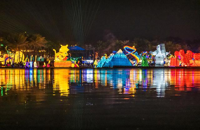 灯光秀深圳欢乐海岸耶林沙滩