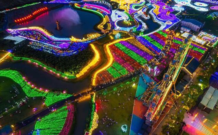 浙江宁波：达人村开启梦幻灯光秀暨纳凉晚会(图1)