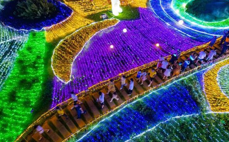 浙江宁波：达人村开启梦幻灯光秀暨纳凉晚会(图2)